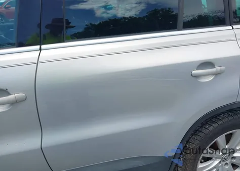 2009 Volkswagen Tiguan Se from USA, damaged, VIN WVGBV75NX9W527816